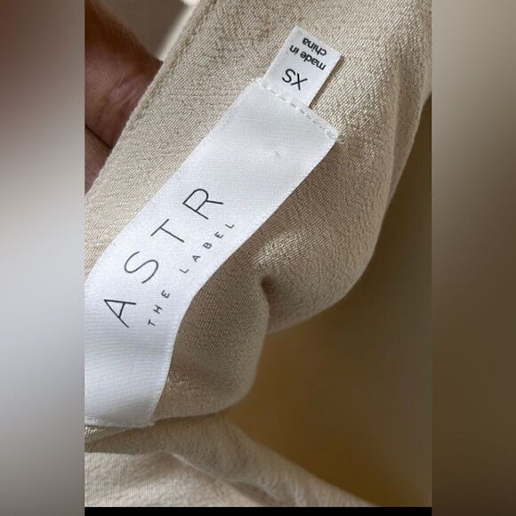 ASTR The Label Ruffle Halter Neck Tie Open Back Beige Blouse Top Womens - Picture 6 of 7